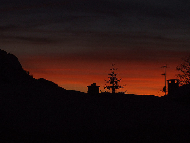 Abendrot in den Bergen fotografiert - kostenlos downloaden
