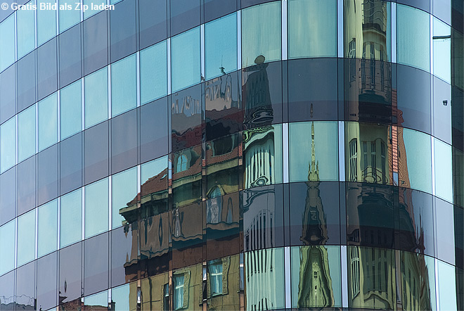 Glasfassade in Prag
