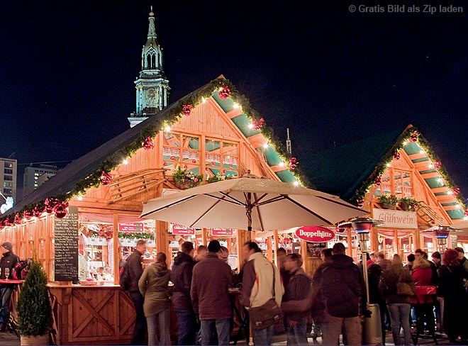 Glühwein auf dem Weihnachtsmarkt