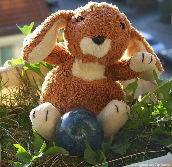 Osterhase mit Osterei