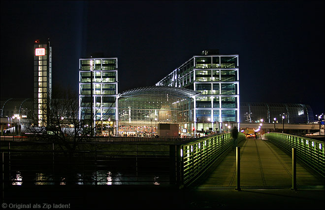 Berliner Hauptbahnhof bei Nacht